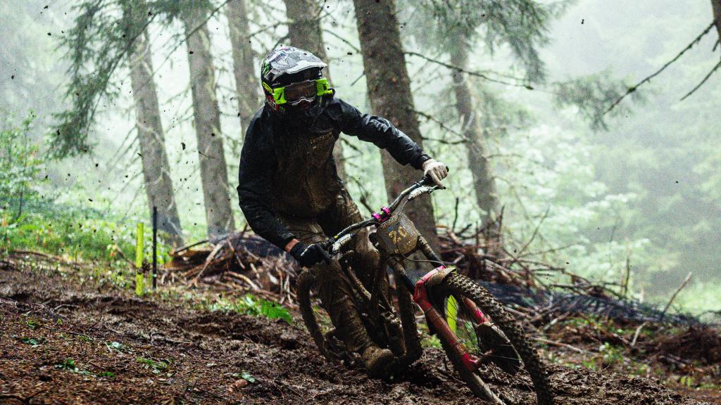 UCI Downhill World Cup | Men Junior | Haute-Savoie
