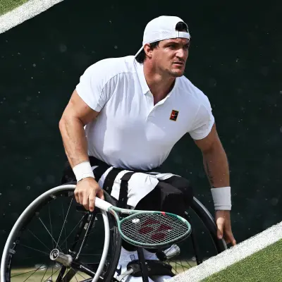 14 29 Gustavo Fernandez Stephane Houdet tennis